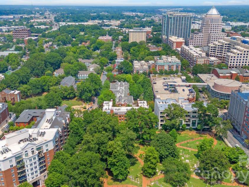 224 Poplar Street, Charlotte, NC 28202.  MLS# CAR4409440, YatesRealty ID 41677. 