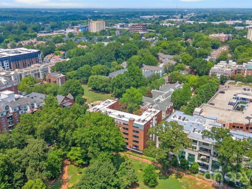 224 Poplar Street, Charlotte, NC 28202.  MLS# CAR4409440, YatesRealty ID 41677. 
