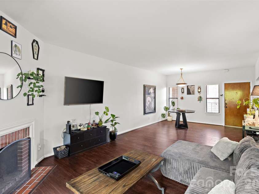 224 Poplar Street, Charlotte, NC 28202.  MLS# CAR4409440, YatesRealty ID 41677. 