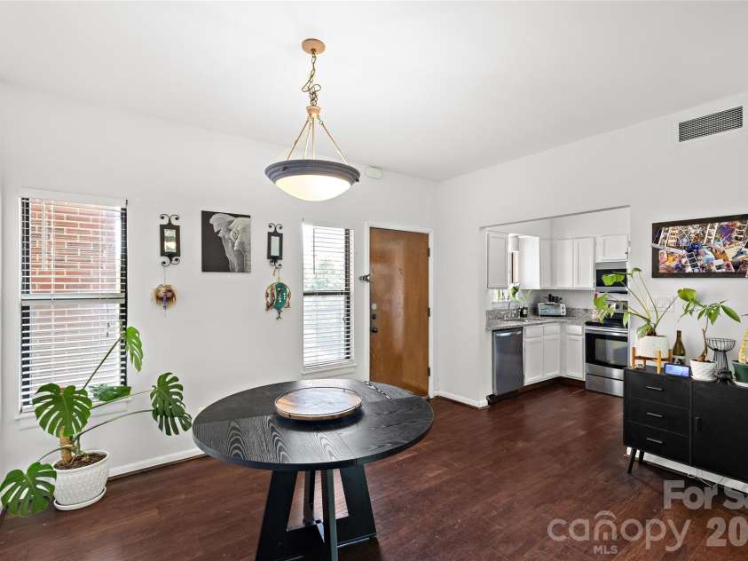 224 Poplar Street, Charlotte, NC 28202.  MLS# CAR4409440, YatesRealty ID 41677. 