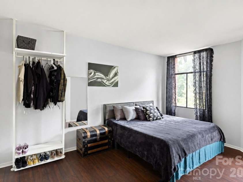 224 Poplar Street, Charlotte, NC 28202.  MLS# CAR4409440, YatesRealty ID 41677. 