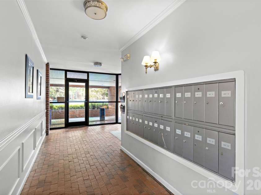 224 Poplar Street, Charlotte, NC 28202.  MLS# CAR4409440, YatesRealty ID 41677. 