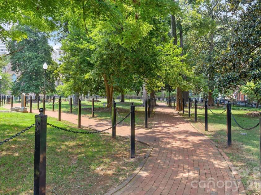 224 Poplar Street, Charlotte, NC 28202.  MLS# CAR4409440, YatesRealty ID 41677. 