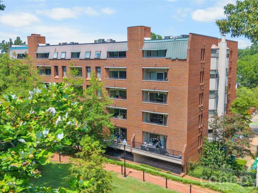 224 Poplar Street, Charlotte, NC 28202.  MLS# CAR4409440, YatesRealty ID 41677. 