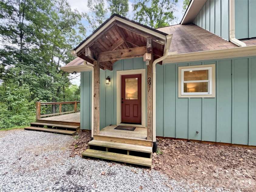 291 Incline Drive Drive, Sylva, NC 28779.  MLS# CAR4407215, YatesRealty ID 41678. 