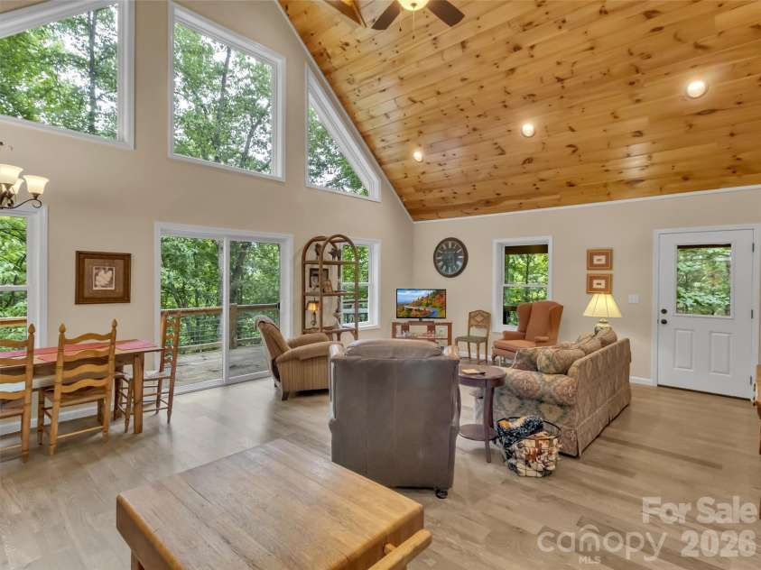 291 Incline Drive Drive, Sylva, NC 28779.  MLS# CAR4407215, YatesRealty ID 41678. 