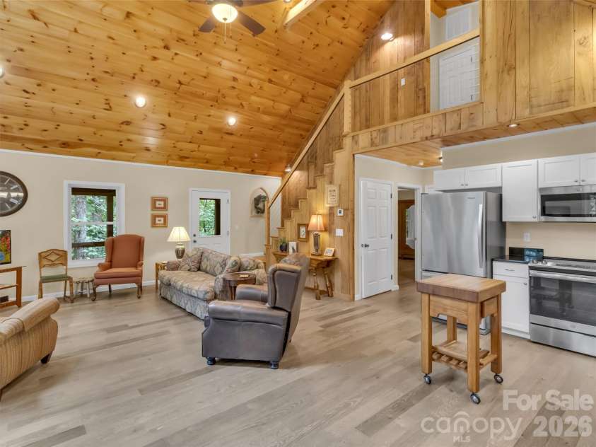 291 Incline Drive Drive, Sylva, NC 28779.  MLS# CAR4407215, YatesRealty ID 41678. 