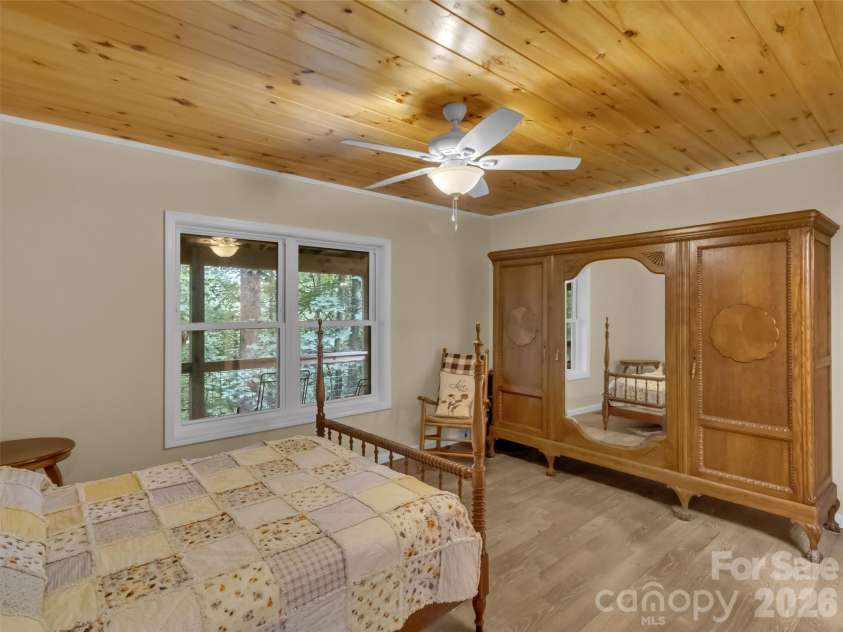 291 Incline Drive Drive, Sylva, NC 28779.  MLS# CAR4407215, YatesRealty ID 41678. 