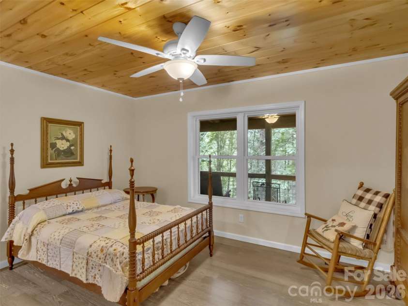 291 Incline Drive Drive, Sylva, NC 28779.  MLS# CAR4407215, YatesRealty ID 41678. 