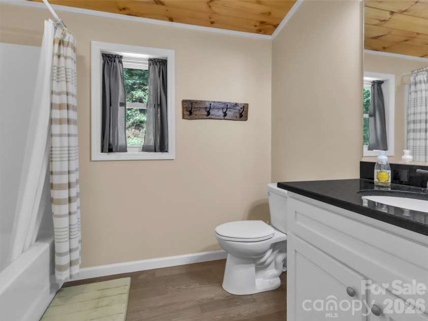 291 Incline Drive Drive, Sylva, NC 28779.  MLS# CAR4407215, YatesRealty ID 41678. 
