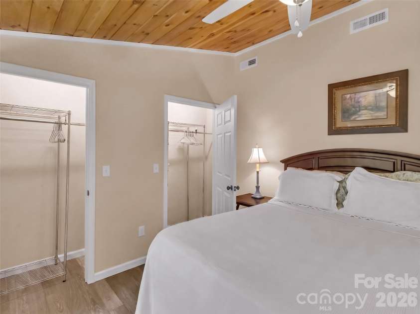 291 Incline Drive Drive, Sylva, NC 28779.  MLS# CAR4407215, YatesRealty ID 41678. 
