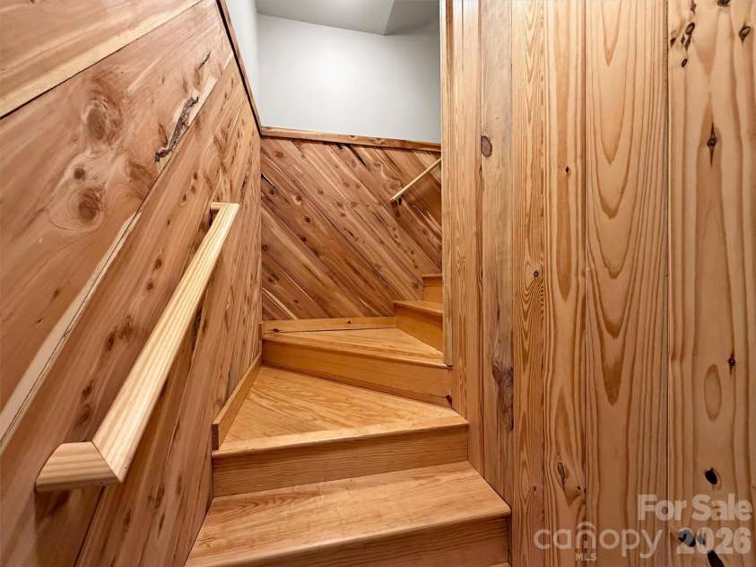 291 Incline Drive Drive, Sylva, NC 28779.  MLS# CAR4407215, YatesRealty ID 41678. 