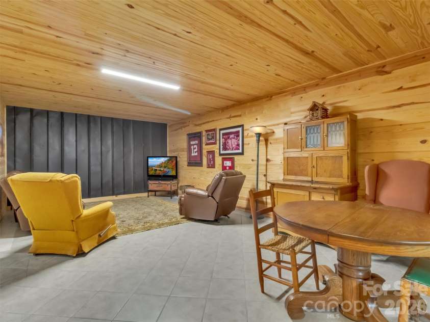291 Incline Drive Drive, Sylva, NC 28779.  MLS# CAR4407215, YatesRealty ID 41678. 
