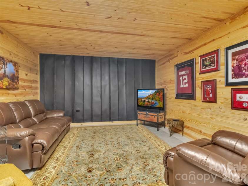 291 Incline Drive Drive, Sylva, NC 28779.  MLS# CAR4407215, YatesRealty ID 41678. 
