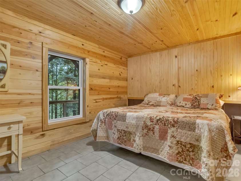 291 Incline Drive Drive, Sylva, NC 28779.  MLS# CAR4407215, YatesRealty ID 41678. 