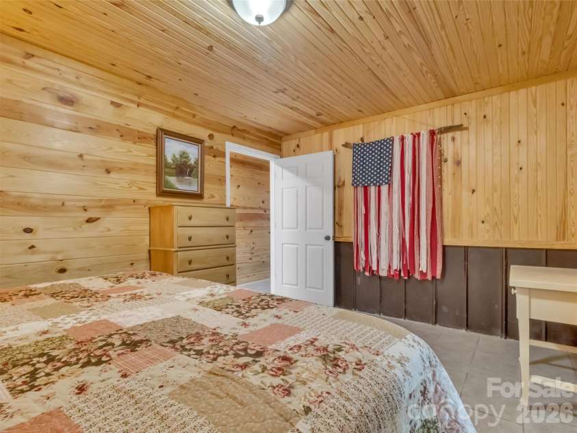 291 Incline Drive Drive, Sylva, NC 28779.  MLS# CAR4407215, YatesRealty ID 41678. 