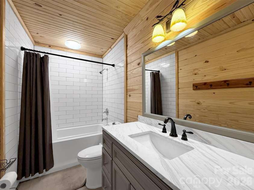 291 Incline Drive Drive, Sylva, NC 28779.  MLS# CAR4407215, YatesRealty ID 41678. 