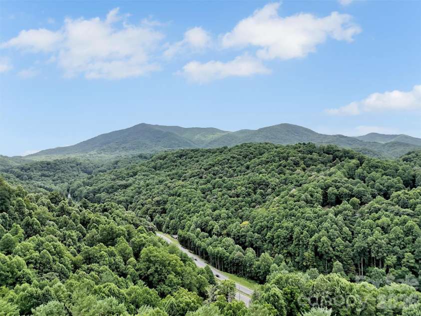 291 Incline Drive Drive, Sylva, NC 28779.  MLS# CAR4407215, YatesRealty ID 41678. 