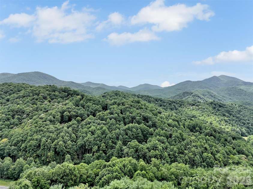 291 Incline Drive Drive, Sylva, NC 28779.  MLS# CAR4407215, YatesRealty ID 41678. 