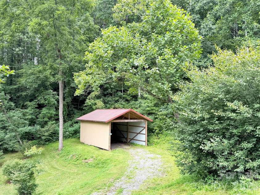 291 Incline Drive Drive, Sylva, NC 28779.  MLS# CAR4407215, YatesRealty ID 41678. 