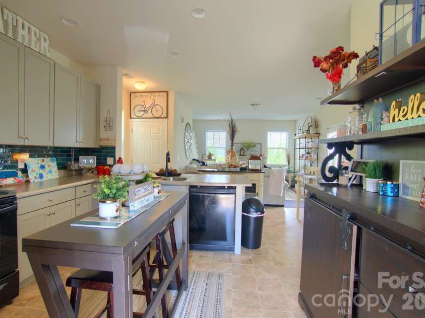 771 Cardwell Lane, Fletcher, NC 28732.  MLS# CAR4391696, YatesRealty ID 41679. 