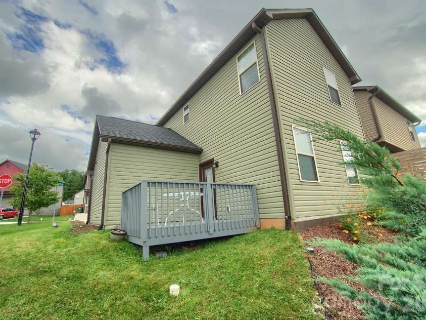 771 Cardwell Lane, Fletcher, NC 28732.  MLS# CAR4391696, YatesRealty ID 41679. 