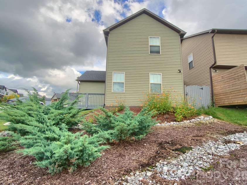 771 Cardwell Lane, Fletcher, NC 28732.  MLS# CAR4391696, YatesRealty ID 41679. 