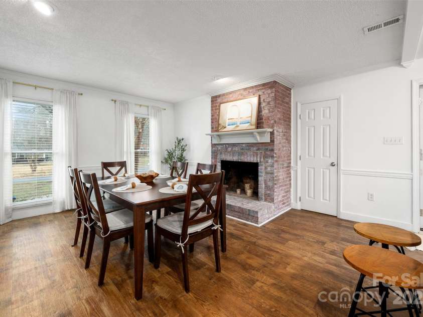 523 Fence Post Lane, Matthews, NC 28105.  MLS# CAR4215967, YatesRealty ID 4168. 