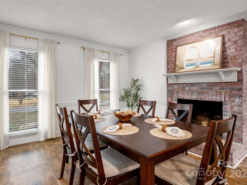 523 Fence Post Lane, Matthews, NC 28105.  MLS# CAR4215967, YatesRealty ID 4168. 