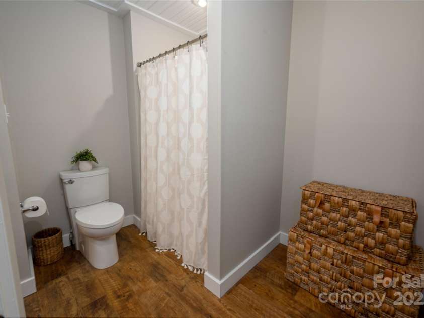 523 Fence Post Lane, Matthews, NC 28105.  MLS# CAR4215967, YatesRealty ID 4168. 