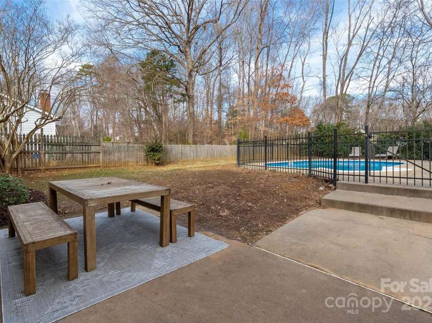 523 Fence Post Lane, Matthews, NC 28105.  MLS# CAR4215967, YatesRealty ID 4168. 
