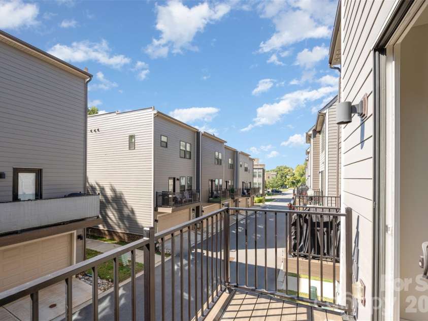 540 Billingsley Road, Charlotte, NC 28211.  MLS# CAR4307835, YatesRealty ID 4168. Balcony