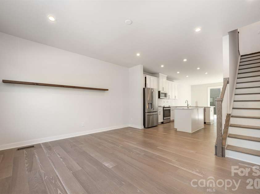 540 Billingsley Road, Charlotte, NC 28211.  MLS# CAR4307835, YatesRealty ID 4168. Living Room