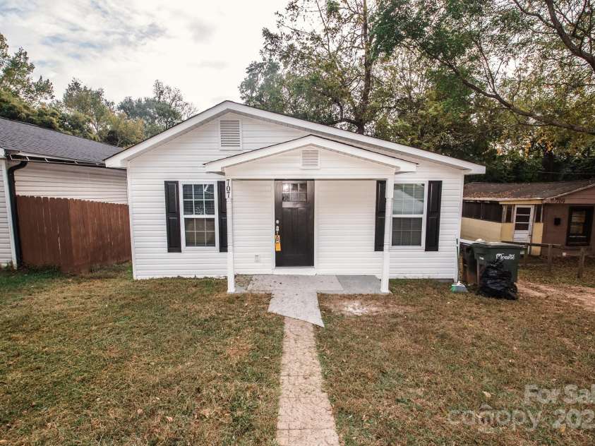 707 Summit Street, Monroe, NC 28112.  MLS# CAR4312487, YatesRealty ID 4168. 