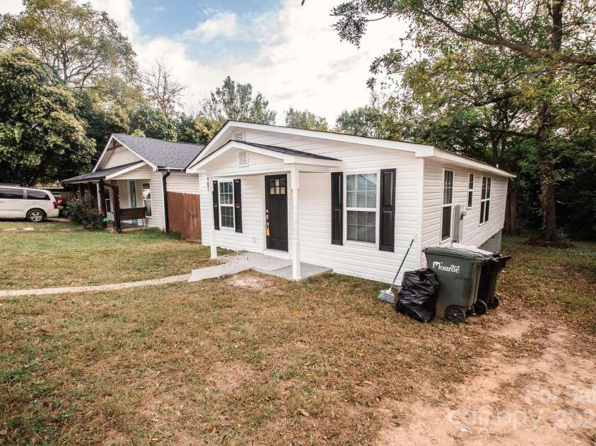 707 Summit Street, Monroe, NC 28112.  MLS# CAR4312487, YatesRealty ID 4168. 