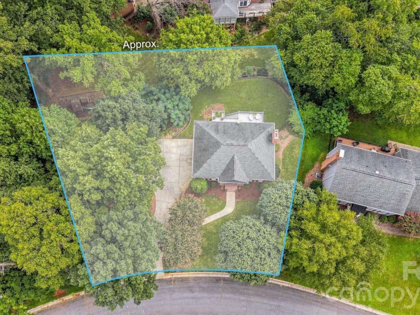 354 41st Avenue Place, Hickory, NC 28601.  MLS# CAR4411585, YatesRealty ID 41680. 