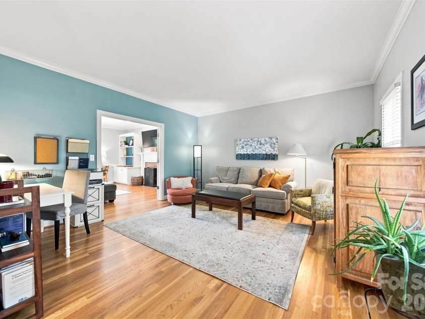354 41st Avenue Place, Hickory, NC 28601.  MLS# CAR4411585, YatesRealty ID 41680. 