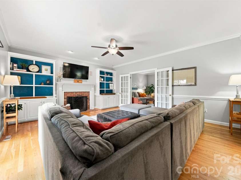 354 41st Avenue Place, Hickory, NC 28601.  MLS# CAR4411585, YatesRealty ID 41680. 