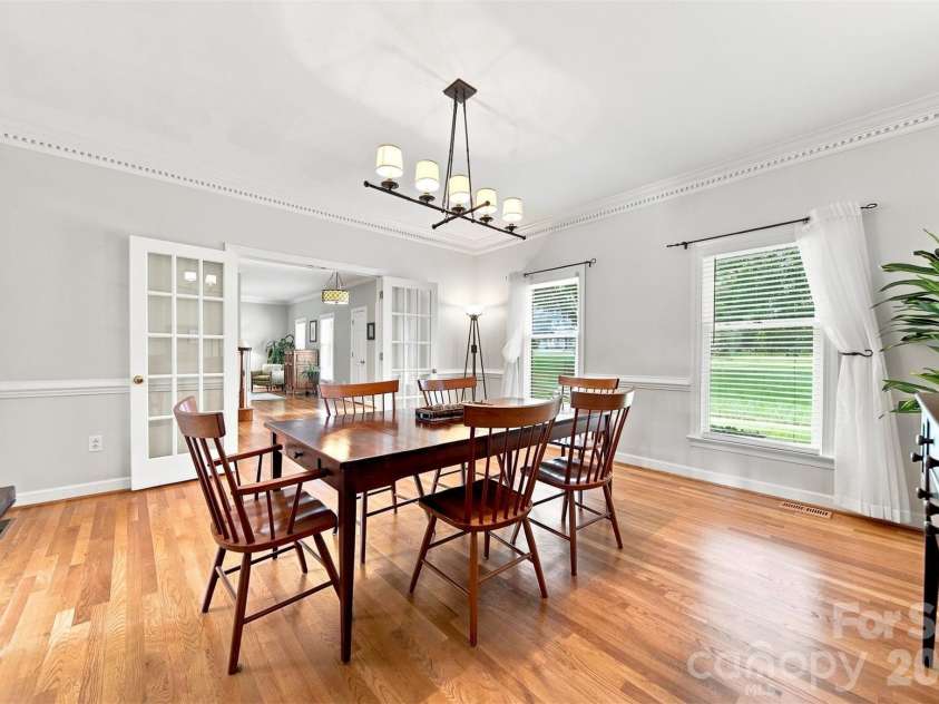 354 41st Avenue Place, Hickory, NC 28601.  MLS# CAR4411585, YatesRealty ID 41680. 