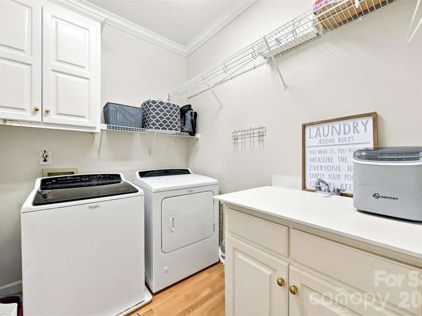 354 41st Avenue Place, Hickory, NC 28601.  MLS# CAR4411585, YatesRealty ID 41680. 
