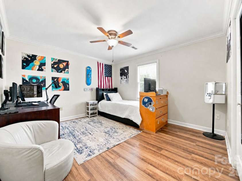 354 41st Avenue Place, Hickory, NC 28601.  MLS# CAR4411585, YatesRealty ID 41680. 