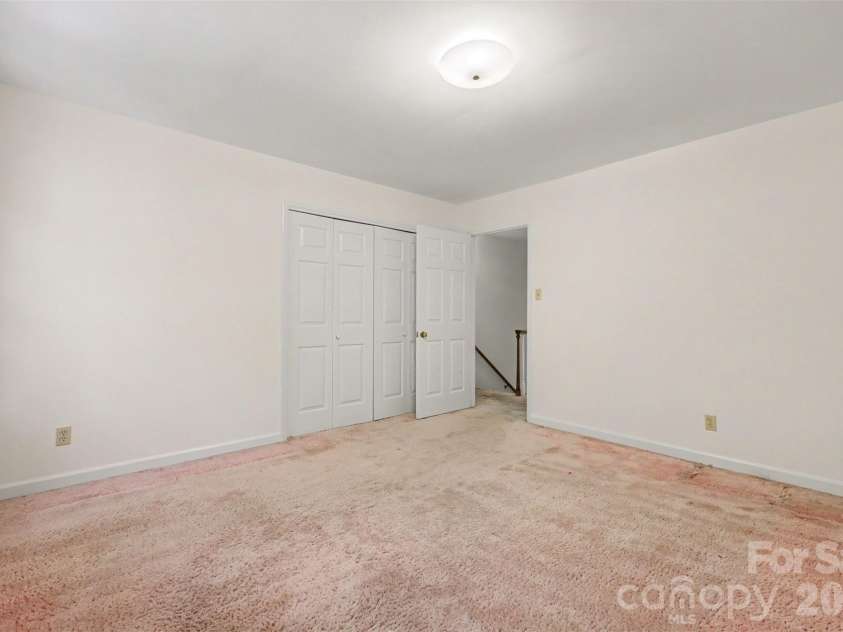 5301 Morrowick Road, Charlotte, NC 28226.  MLS# CAR4408633, YatesRealty ID 41681. 
