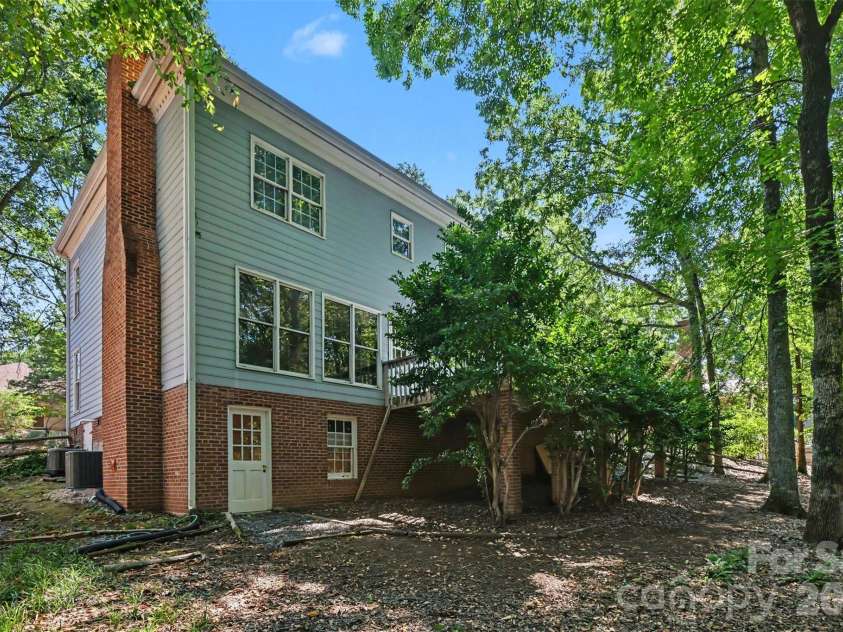 5301 Morrowick Road, Charlotte, NC 28226.  MLS# CAR4408633, YatesRealty ID 41681. 