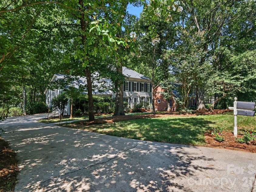 5301 Morrowick Road, Charlotte, NC 28226.  MLS# CAR4408633, YatesRealty ID 41681. 