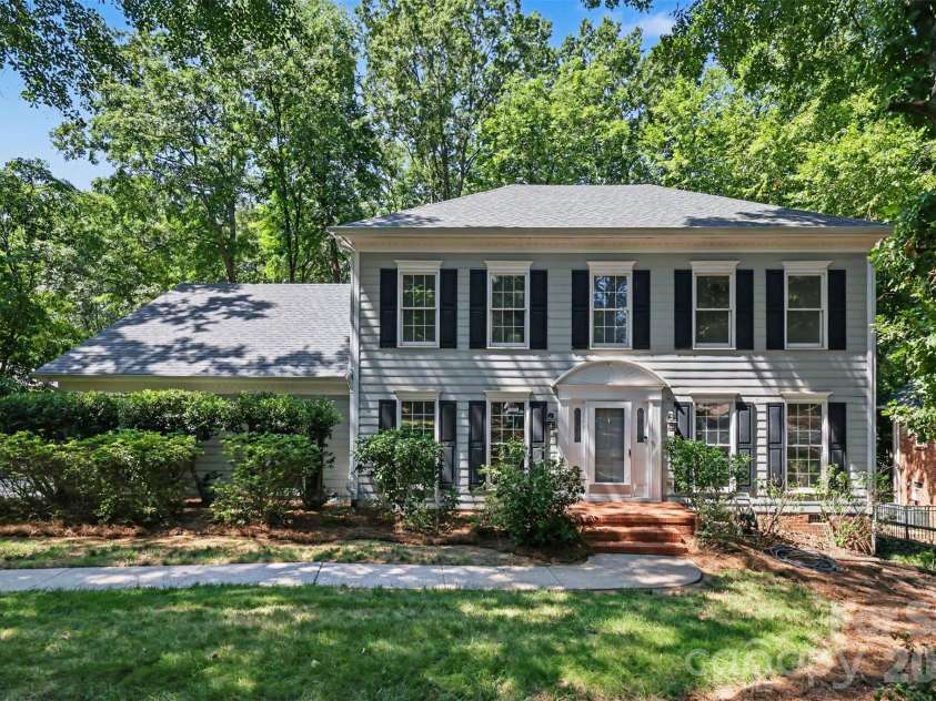 5301 Morrowick Road, Charlotte, NC 28226.  MLS# CAR4408633, YatesRealty ID 41681. Welcome to 5301 Morrowick Road!