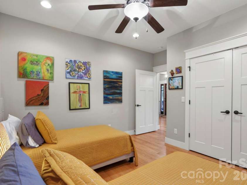 202 Midland Avenue, Black Mountain, NC 28711.  MLS# CAR4408523, YatesRealty ID 41682. 