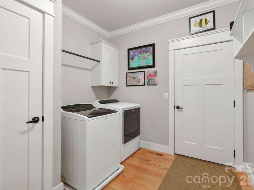 202 Midland Avenue, Black Mountain, NC 28711.  MLS# CAR4408523, YatesRealty ID 41682. 