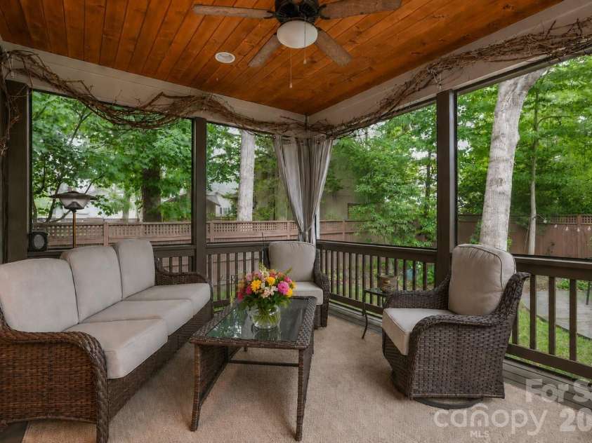 202 Midland Avenue, Black Mountain, NC 28711.  MLS# CAR4408523, YatesRealty ID 41682. 