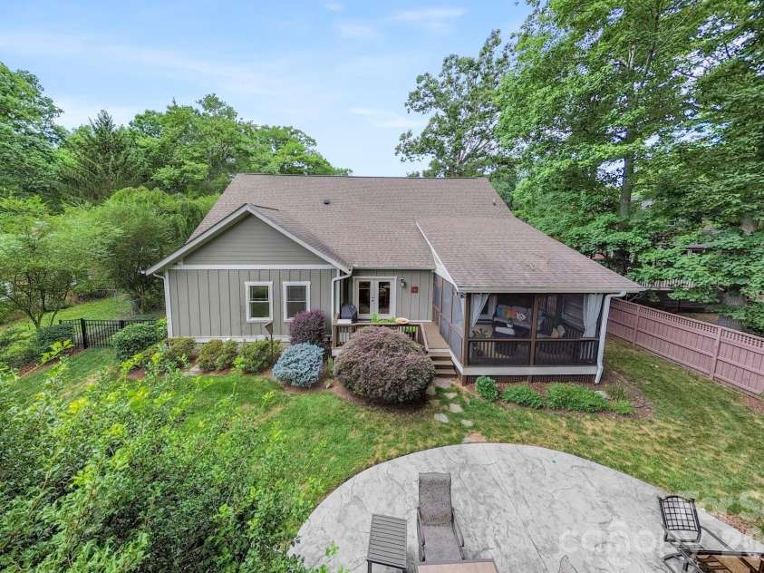 202 Midland Avenue, Black Mountain, NC 28711.  MLS# CAR4408523, YatesRealty ID 41682. Back yard