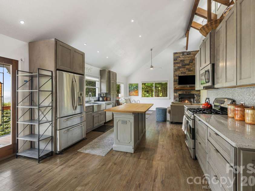 129 Finney Lane, Mars Hill, NC 28754.  MLS# CAR4409260, YatesRealty ID 41683. 